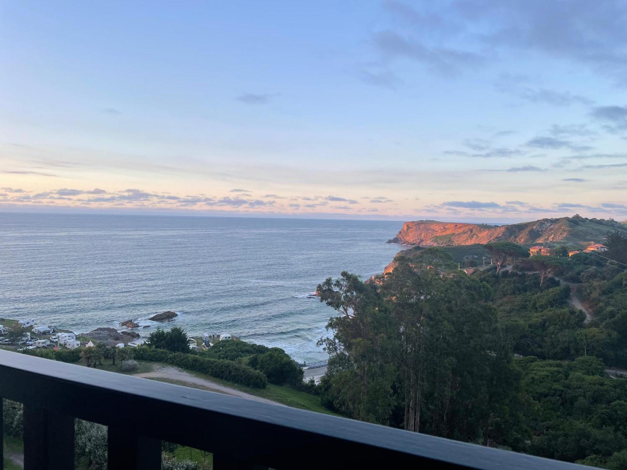 Bonito Duplex Con Vistas Al Mar Leilighet Comillas Eksteriør bilde